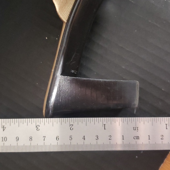 Aerosoles Women's Cream Heeled Sandals. Sized 9.5. - Picture 6 of 7